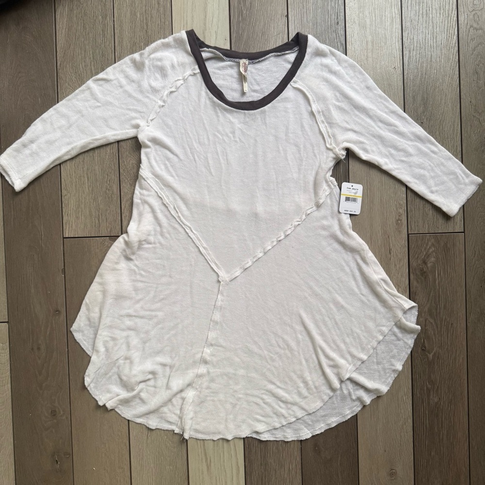 Women's White and Black Top - Picture 4 of 7